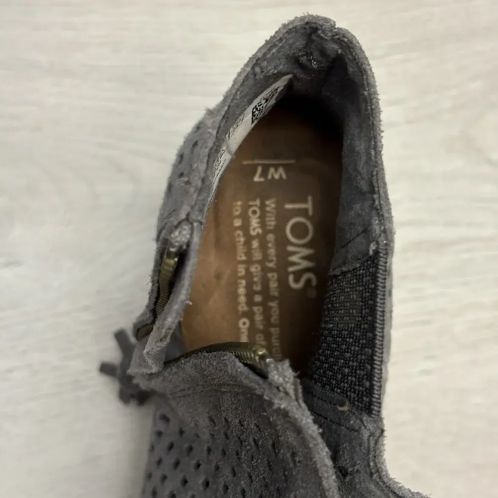 Toms Cut Out Bootie Sandal Peep Toe Zip-Up Gray Suede Stacked Heel Sandal 7M